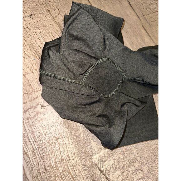 Lululemon size 6 compression leggings - Picture 3 of 7